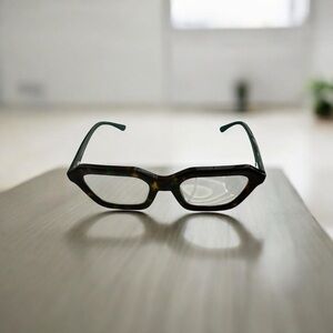 Stylish Tortoiseshell Glasses Adaptable To Sunglasses or Custom Lens